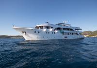 bateau à moteur - yacht à moteur Opatija Croatie