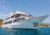bateau à moteur - yacht à moteur Opatija Croatie