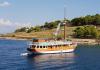 Navire de croisière traditionnel Omladinac - voilier à moteur en bois 1943  louer bateau