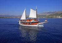 voilier à moteur - voilier à moteur en bois Split Croatie