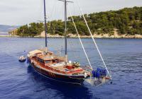 voilier à moteur - goélette Split Croatie