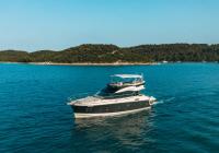 bateau à moteur Monte Carlo 5 Trogir Croatie