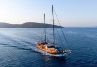 voilier à moteur - goélette Lavrion Grèce