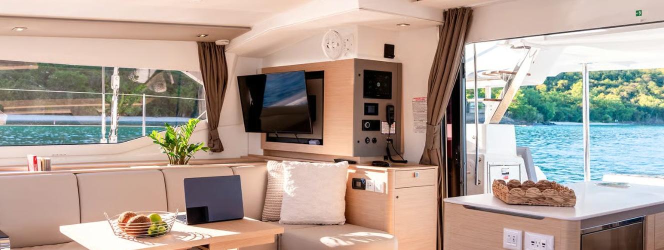 catamaran Fountaine Pajot New 51