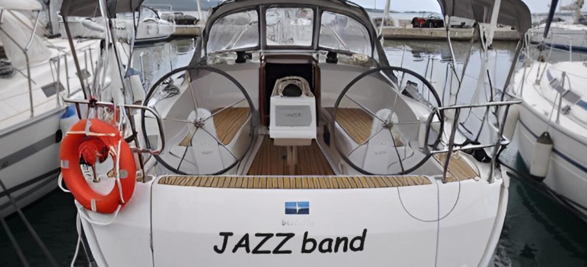 Bavaria Cruiser 37