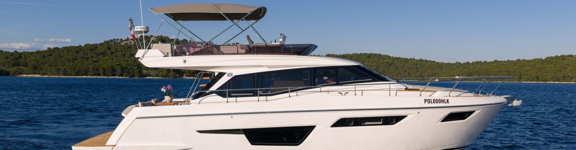 2022. Ferretti Yachts 500